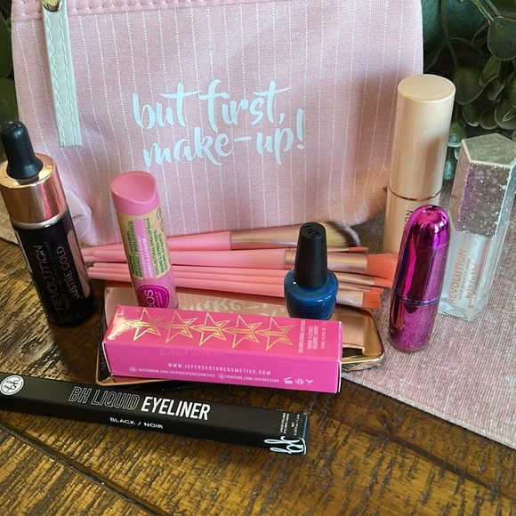 Make up Bag Bundle Gift Ready - Picture 3 of 5